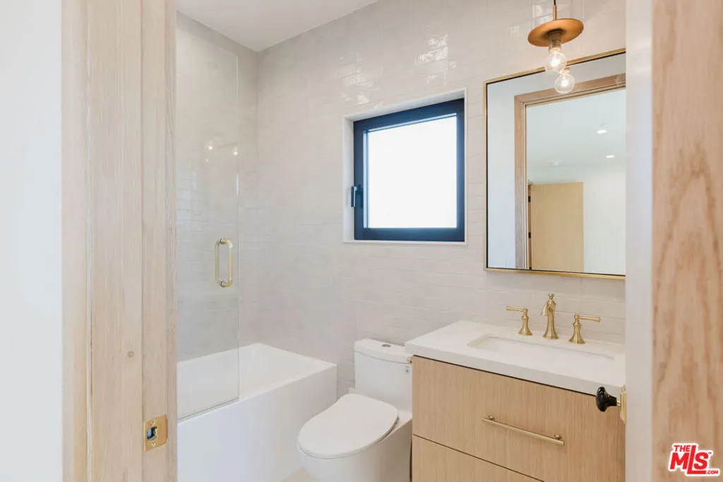 12427 Cumpston Street, Valley Village, California 91607 home-pic-34